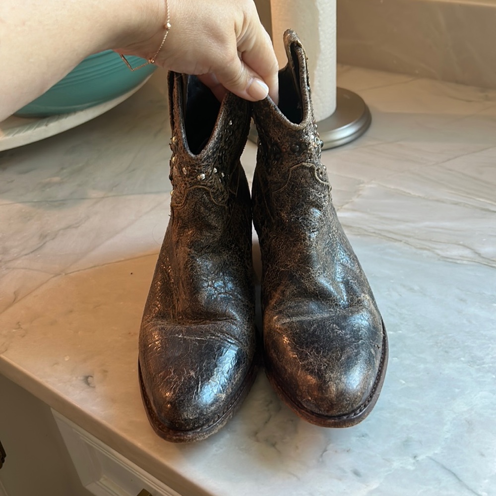 Vintage collectors FRYE ankle booties
